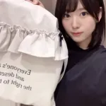 【悲報】乃木坂46の最年少女の子「先輩からカバンをプレゼントしてもらいました！」←1599円でした・・・・・・・・・