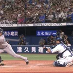 山崎伊織、バント空振り → なぜかノースイング判定にｗｗｗｗｗ
