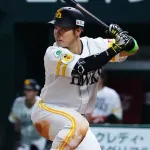8月近藤.556 4本 9打点 出塁率.733 長打率1.389 OPS2.122