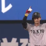 巨人・乙坂、約1500日ぶりのハマスタで恩返しのツーベース
