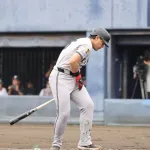 【巨人】岡本和真が予定の３打席を終えずに途中交代　アクシデントか…２軍日本ハム戦