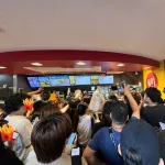 【悲報】マクドナルド、コミケの会場みたいになってしまうww