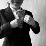 【悲報】1億8000万円横領した女の末路wwwwwwww