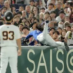 【中日】観客と激突のチェイビス　２三振１失策と散々な誕生日…観客は緊急搬送の必要なし