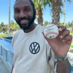 【ほっこり】大谷さんの41号ホムーランボールをとった男性「ハグしてキスしたい」