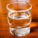 回転寿司屋客「水くれや」アルバイト僕「セルf(いや揉め事は避けよう)」