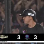 小川龍成、9回二死土壇場で同点タイムリーきたぁぁぁ！！ロッテが試合を振り出しに戻す！！