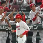 カープモンテロ〝劇弾〟6号3ラン！末包猛打賞3打点！前川代打2点打！奨成猛打賞！佐々木1安打！床田7回2失点で8勝目！辻3K締め！15安打9得点の猛攻で大勝！【広島9-2阪神/試合結果】