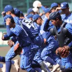 「高校野球には派手すぎる」厳しい声も..."ド派手ユニフォーム"青藍泰斗　監督「生徒数が減少傾向で、学校名アピールしたい」