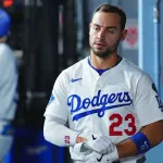 ドジャース・コンフォート(25億円・打率.188)今日も元気に三振とゲッツー