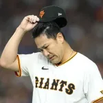 巨人　田中将大に悲運　門脇の悪送球から同点　日米通算１９９勝ならずも「バックに助けてもらっていた」「最少失点で抑えたかった」自らへのいら立ちをにじませる