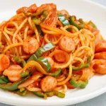 ナポリタンに入れる具って玉ねぎとウインナーでええか？