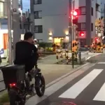【動画】巷で流行ってるバイクもどきの自転車、社会問題になり始める・・・・・・・
