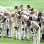 【悲報】ロッテ、今季9度目サヨナラ負け　吉井監督「ミス減らしていかないと」