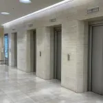 【朗報】物理学者「『エレベーターが落ちたら着地のタイミングでジャンプ』、これ効果あります」