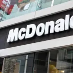 【炎上】転売ヤー、堂々と取材に応じ「マックは神イベント」発言・・・・・