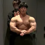 【画像】横川尚隆、プロテインの取り過ぎで別人になってしまう