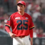カープ坂倉に『守備固め石原』新井監督「1点もやれない所で石原にスイッチしました」【監督談話/反省会】