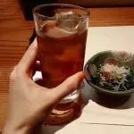 【悲報】一人で居酒屋来てスマホ触って飲み食いして金だけ払って帰る奴ｗｗｗｗｗｗｗｗｗｗｗｗｗｗｗｗ