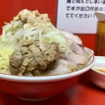 【疑問】ラーメン二郎ってなんであんな気持ち悪いのに信者ついてんの？