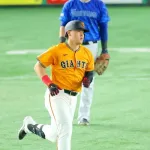 岡本和真、オースティン夫妻とステーキを食っていた