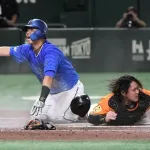 巨人に激震　甲斐拓也捕手が「右中指中手骨頭骨折」　前日の本塁クロスプレーで　球団が発表　阿部監督悲壮