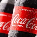 【悲報】コカ・コーラさん、110億黒字予想から485億赤字に転落ｗｗｗｗｗ
