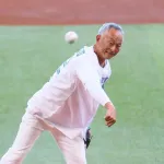 エスコンフィールドが映画のロケ地に　香港出身の世界的映画監督が始球式に登場し明かす「来年７月から始める新企画に登場させたい」