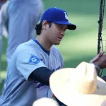 大谷翔平さん、ホームランを打って真っ先にヤジってたパドレスファンとハイタッチ