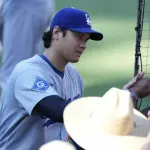大谷翔平さん、ホームランを打って真っ先にヤジってたパドレスファンとハイタッチ