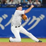 ヤクルト山田哲人が下半身の張りで登録抹消　前日24日阪神戦の３回守備から途中交代