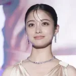【疑問】橋本環奈「写真集毎回爆死、ろくな代表作なし」←これが現代のトップ扱いな理由・・・・・