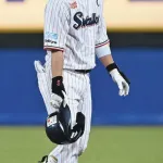 ヤク高津監督、山田哲人抹消に「重くなると今シーズン終わる。『1回休め。10日で戻ってこい』と伝えた