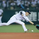 源田   打率.227 本塁打0 打点17   3億円  ←これｗｗｗｗｗｗ