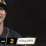 今宮健太が史上4人目となる通算400犠打を達成！！柳町達のタイムリーに海野隆司のスクイズが成功し3点リード