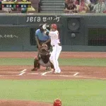 【広島対巨人19回戦】広島、初回に末包のタイムリーツーベースで1点先制!!!!!!!!!!