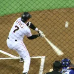 今思うと二岡ってあんなしょうもない不祥事で未来絶たれていい選手じゃなかったよな😨