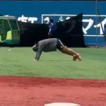 DeNA知野直人選手が１軍に合流！　昨日左肘を痛めて途中交代した山本祐大選手が無事グラウンドに姿を見せる