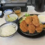 【画像】このカキフライ定食に880円出せますか？