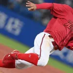 カープ羽月が『侍J周東』みたいな“韋駄天”神走塁www