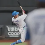 【日本ハム】新庄監督思わず頭抱える“もう少し”…有薗直輝の犠飛はプロ初本塁打まで数メートル