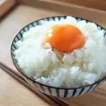 【悲報】馬鹿「卵かけごはんうめぇｗｗｗ」ぼく「ほーい（醤油を抜く）」
