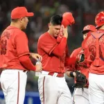 カープ坂倉反撃4号2ラン!昂也ジエンゴ2点2塁打!ファビ&菊池マルチ!前川代打ヒット!鈴木中崎岡本0封リレーも村上に痛恨3被弾。逆転負けで6連勝ならず【広島4-5ヤクルト/試合結果】