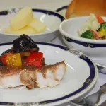 【悲報】公立小と私立小の給食の差、やばいことになるｗｗｗｗｗｗｗｗ