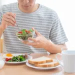 一人暮らしワイ、もう何を食えばいいのかわからない模様