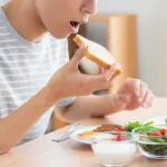 【悲報】一人暮らしワイ、もう何を食えばいいのかわからない模様ｗｗｗｗｗｗｗｗｗｗｗｗｗｗｗｗ