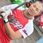 カープ内田湘大、今季初打席も三振。試合後は荷物をまとめ「ファームへ行ってきます」