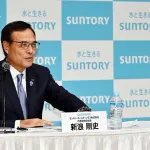 【速報】サントリー会長、とんでもない疑惑でガサ入れ・・・・・