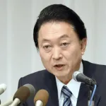 【朗報】鳩山由紀夫元首相、北京の軍事パレードに出席、習近平主席の出迎え受ける