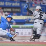 【日本ハム】新庄監督してやったり　得意の重盗で７点目を奪う　リクエストも判定変わらず